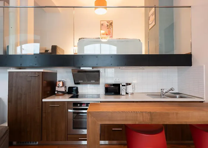 Modern With Terrace And Air Conditioning