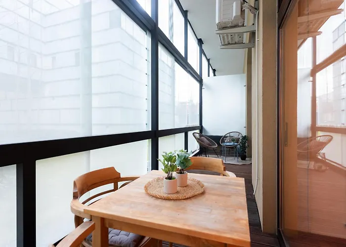 Modern With Terrace And Air Conditioning Praha